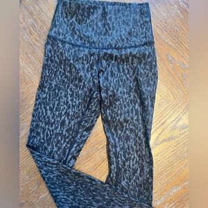 Lululemon Wunder train, high-rise tight. 25 inch length, size 2.